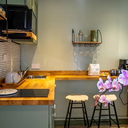 The Beehive Apartment *